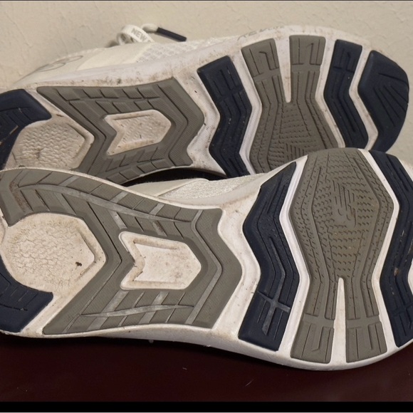 New Balance Fuel Core Womens 6.5 Memory Foam lightweight barely worn - Picture 3 of 3